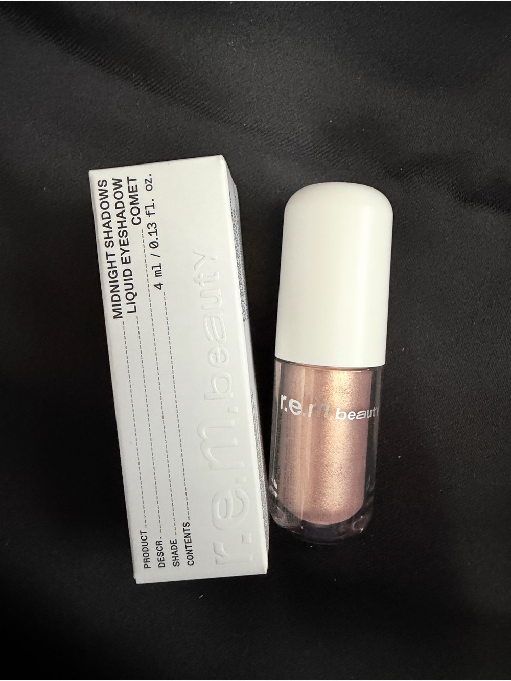 r.e.m. beauty Midnight Shadows Liquid Eyeshadow – Comet – 0.13 oz